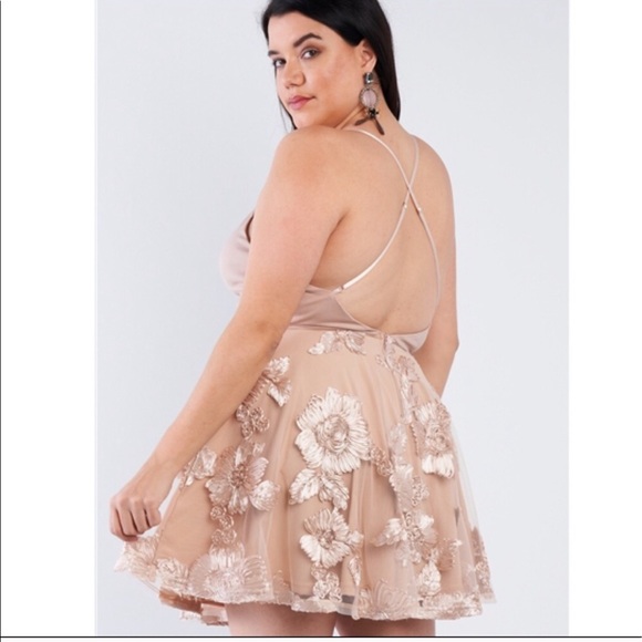 Floral taupe embroidered Dress 1X 2X 3X Beautiful - Picture 7 of 7